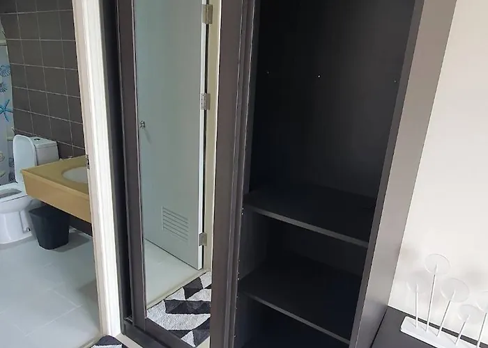 Amazing 2 Bedrooms, Near Mrt Ratchada, 방콕