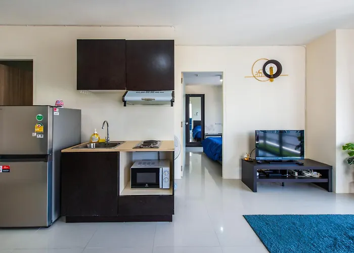 Amazing 2 Bedrooms, Near Mrt Ratchada, 방콕