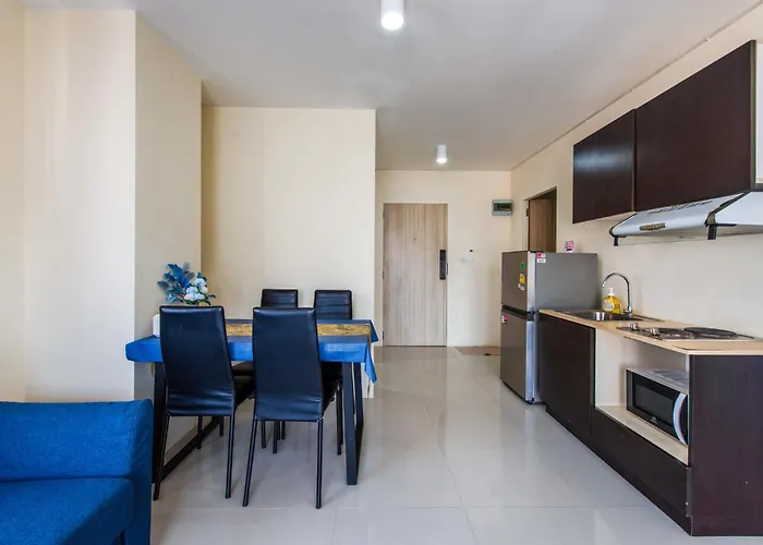 Amazing 2 Bedrooms, Near Mrt Ratchada, 방콕