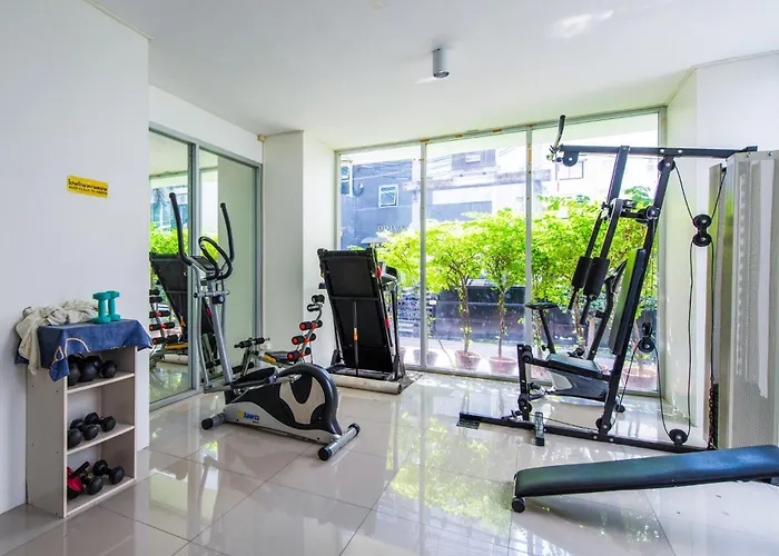 Amazing 2 Bedrooms, Near Mrt Ratchada, 방콕